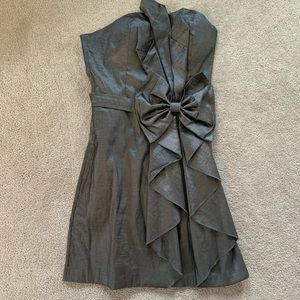 Strapless grey dress